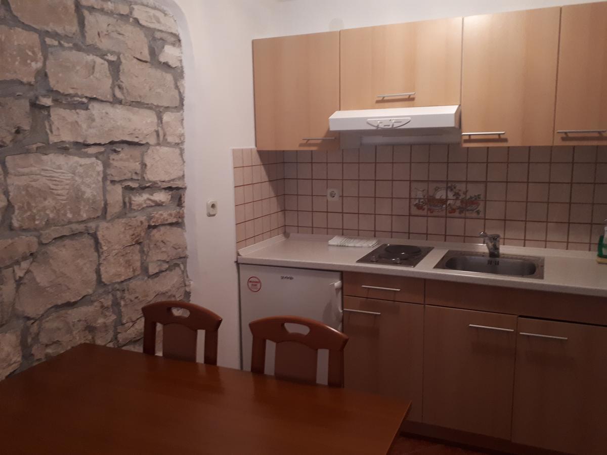Apartments Lav Porec Bagian luar foto
