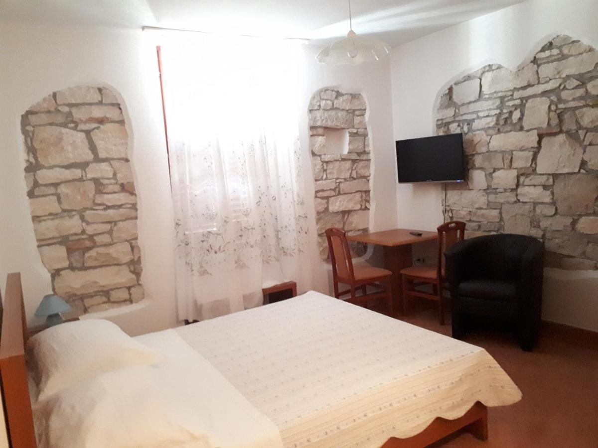 Apartments Lav Porec Bagian luar foto